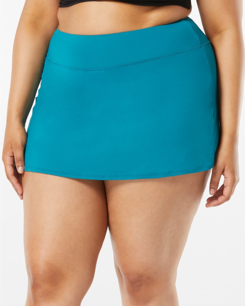 Front of a model wearing a size 16W Emma Swim Skirt in LAGOON by Beach House Woman. | dia_product_style_image_id:282022